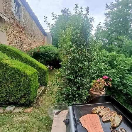 La Bellecaze Hébergement de vacances *